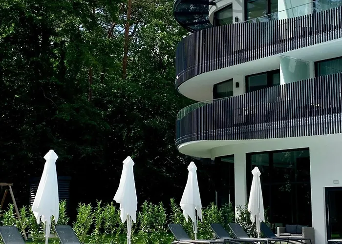 W Bursztynowe Stegna (Pomerania)